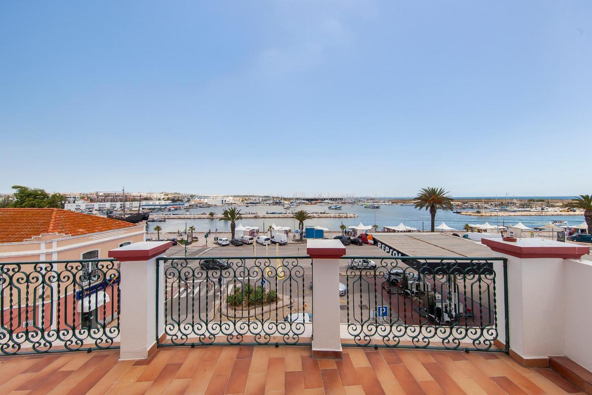 לאגוּ‏ש B37 - City Central Door Apartment מראה חיצוני תמונה